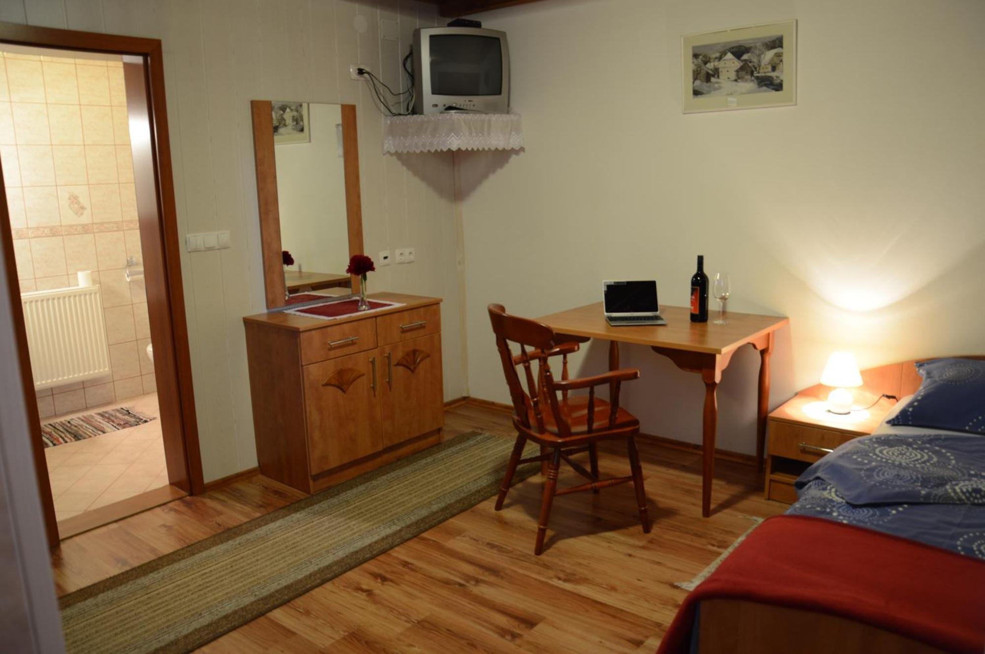 Apartmens And Rooms Sostar Cerkno Szoba fotó